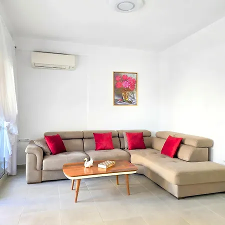Διαμέρισμα Ground Floor 142 Plazhi San Pietro